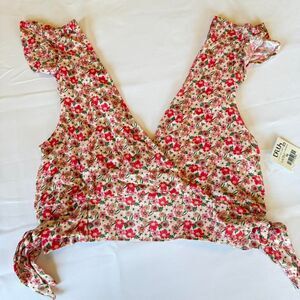 Altar'd State Women's Floral Crop-top Size M